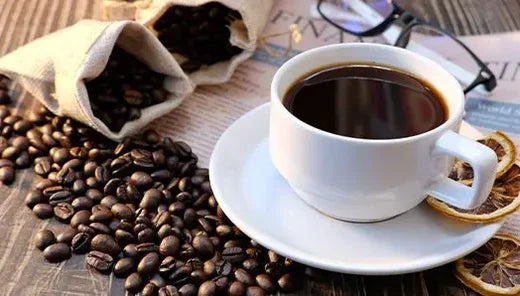 Les effets de la caféine sur les dents et les gencives
